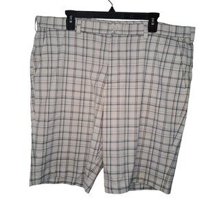 IZOD Golf White Plaid Shorts Size 40